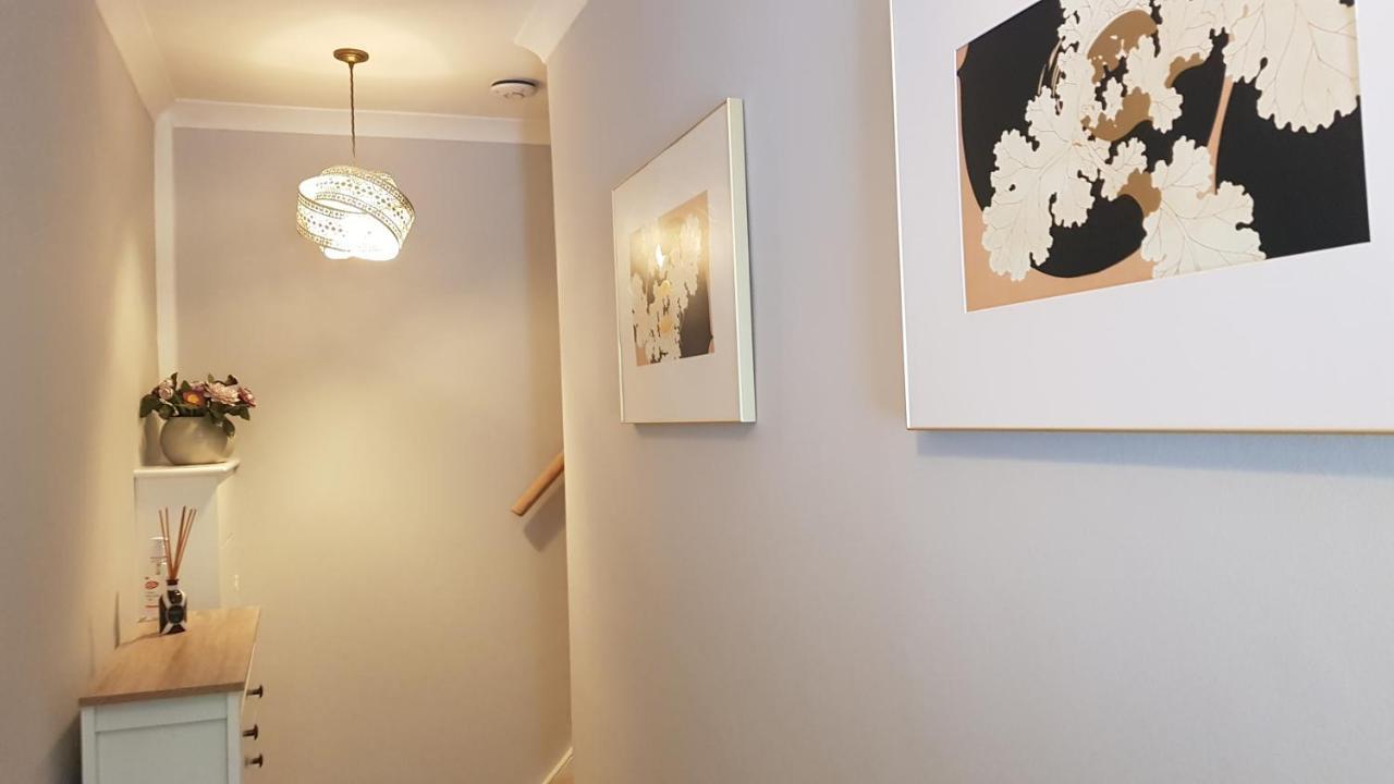 The Green Views Apartment Families, Tourists, Professionals 메이든헤드 외부 사진